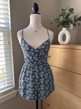 Blue Rain Blue, Black & White Floral Print Romper